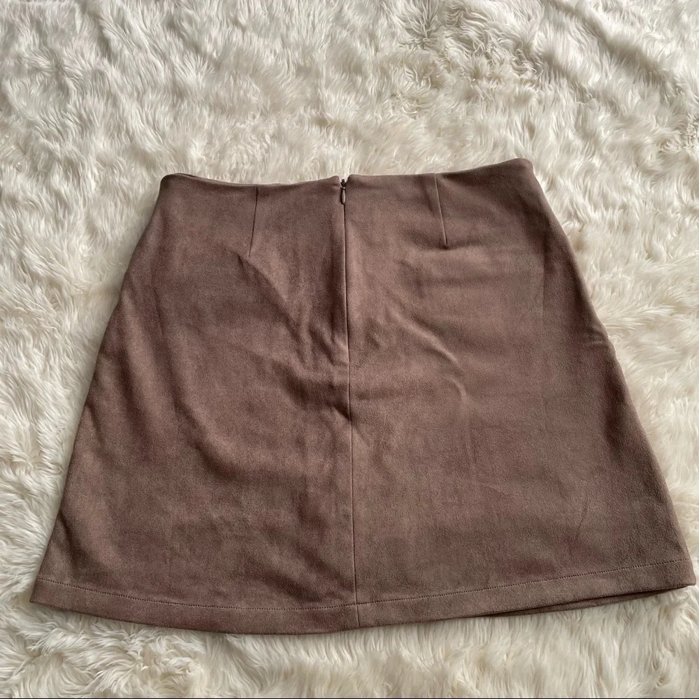 DO+BE skirt faux suede lace up mini with pockets neutral M